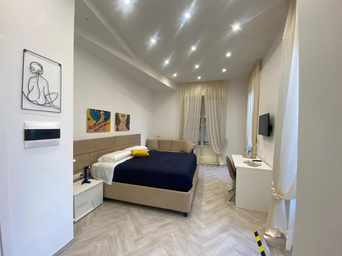 Flo' Hotel Наполи Екстериор снимка