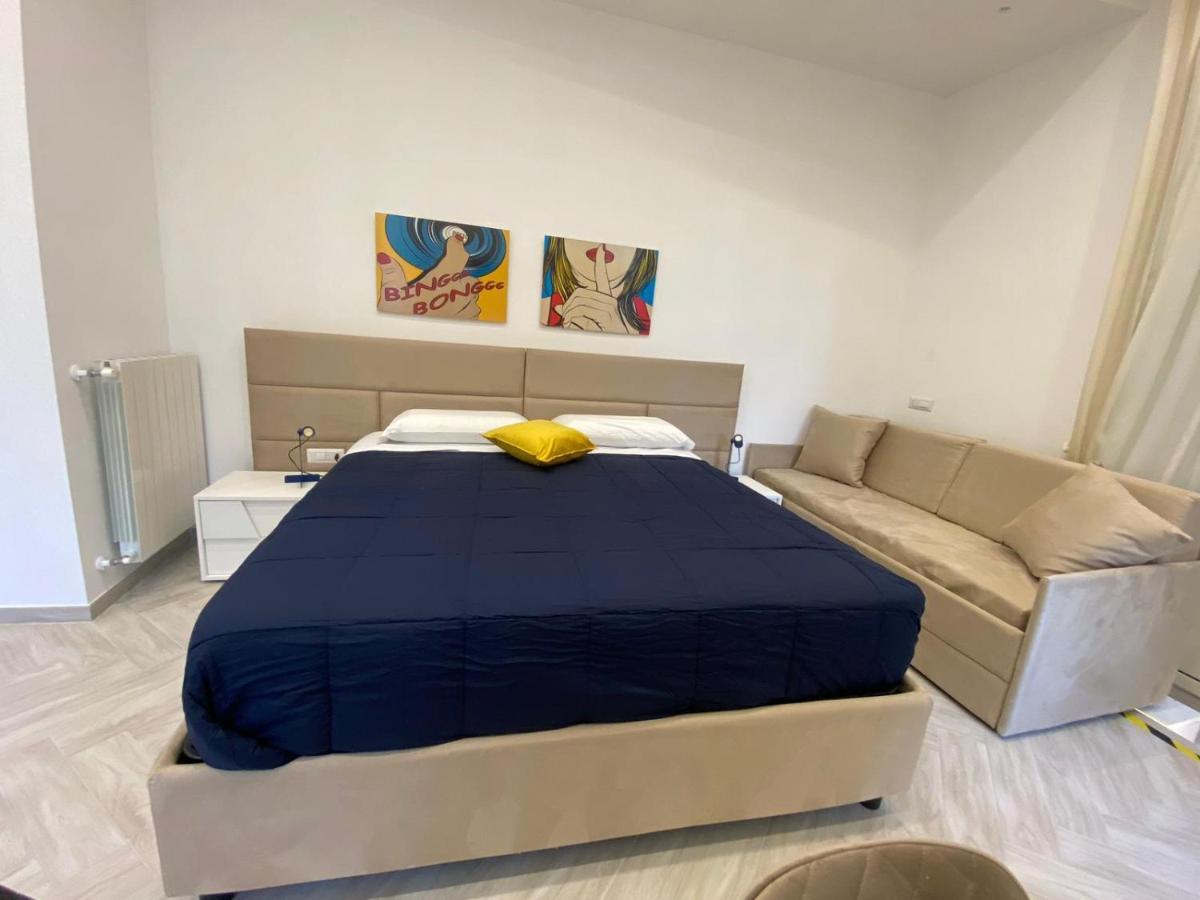 Flo' Hotel Наполи Екстериор снимка