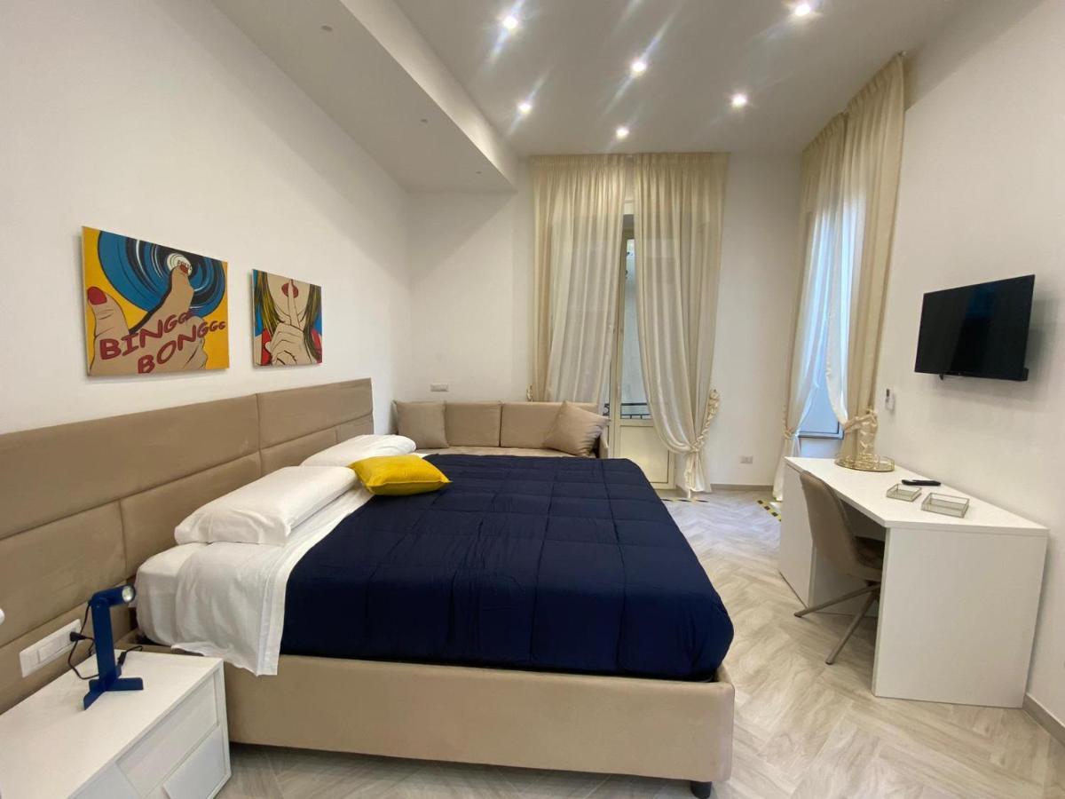 Flo' Hotel Наполи Екстериор снимка
