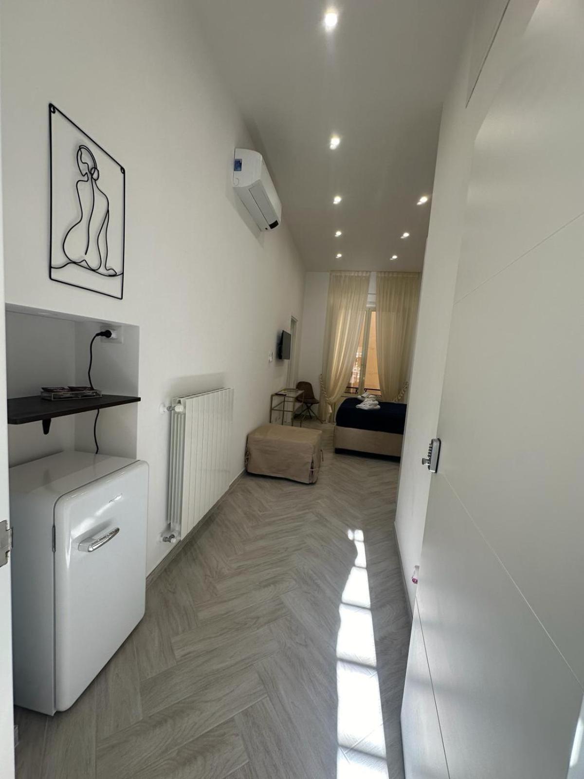 Flo' Hotel Наполи Екстериор снимка