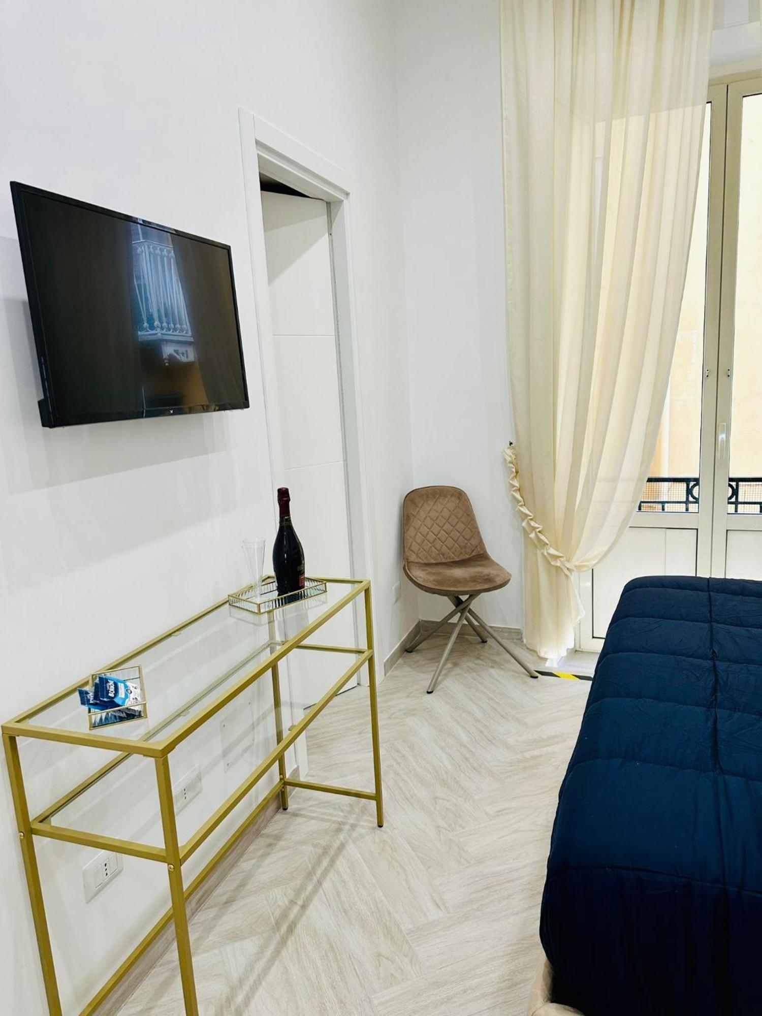 Flo' Hotel Наполи Екстериор снимка