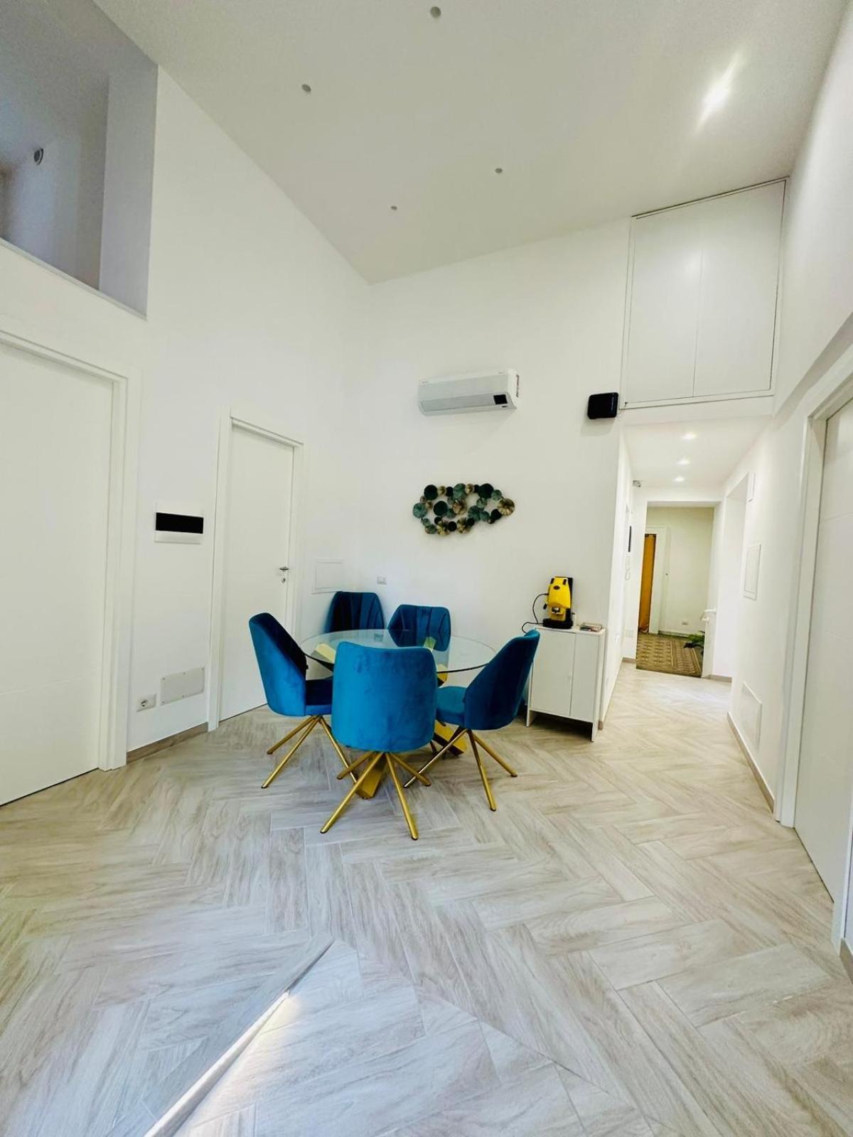 Flo' Hotel Наполи Екстериор снимка